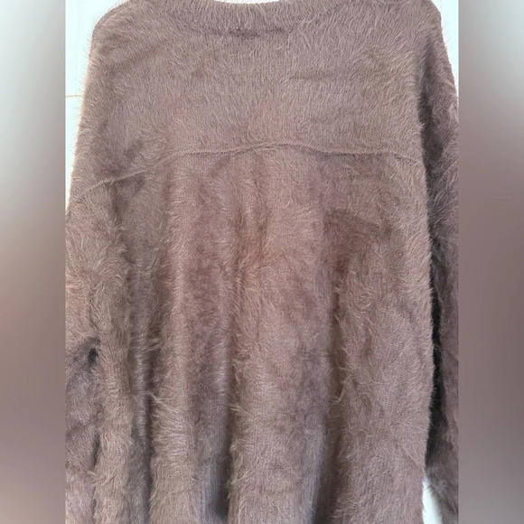 Free People Harrison Bunny Fuzzy Oversized Crew Chocolate Brown NWOT Size L - Picture 8 of 8